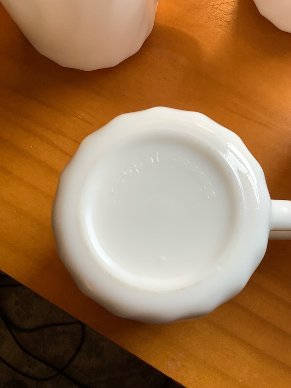 Arcopal France | Set of 4 White Glass Swirl Mug - Picture 5 of 6